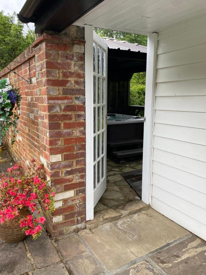 The Garth Guest Suite Studio Cottage Lingfield Zewnętrze zdjęcie